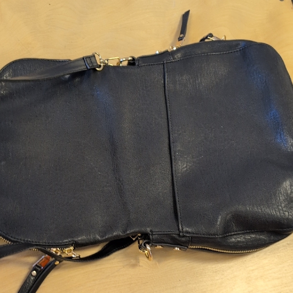 Mystique Boutique Black Crossbody Bag - Picture 4 of 8